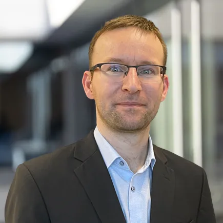 Szabó Viktor Adóüzletág igazgató